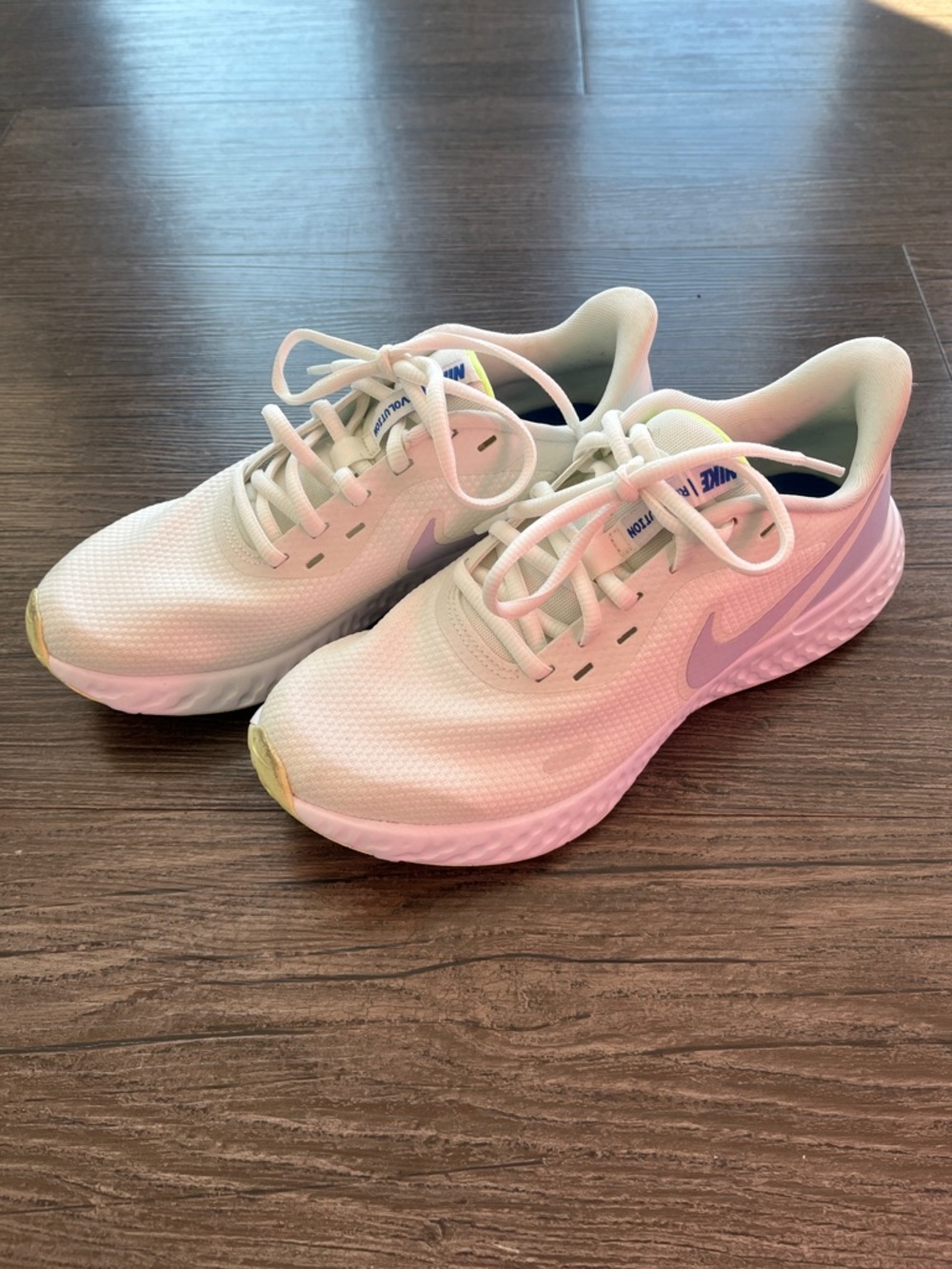 Nike White and Light Purple Women's Running Sneakers Size 8.5